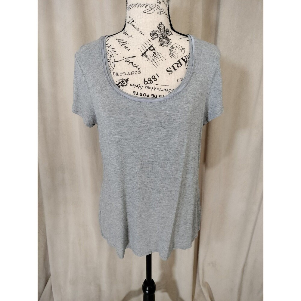 White House Black Market Women's Gray Short Sleeve Stretchy T-Shirt. Size M